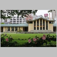Jiyu Gakuen Main Building, Toshima, Tokyo, photo istolethetv - Jiyugakuen Myonichikan, Wikipedia.jpg